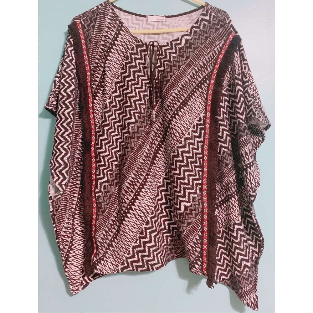 A.GAIN | B&W Boho/Hippie Embroidered Poncho - OS